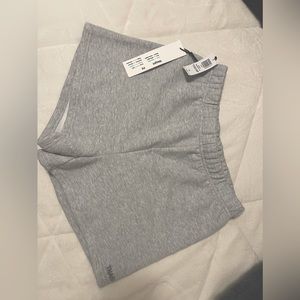 NWT!! Aritzia Cozy Fleece Perfect Fit Highrise Sweatshorts